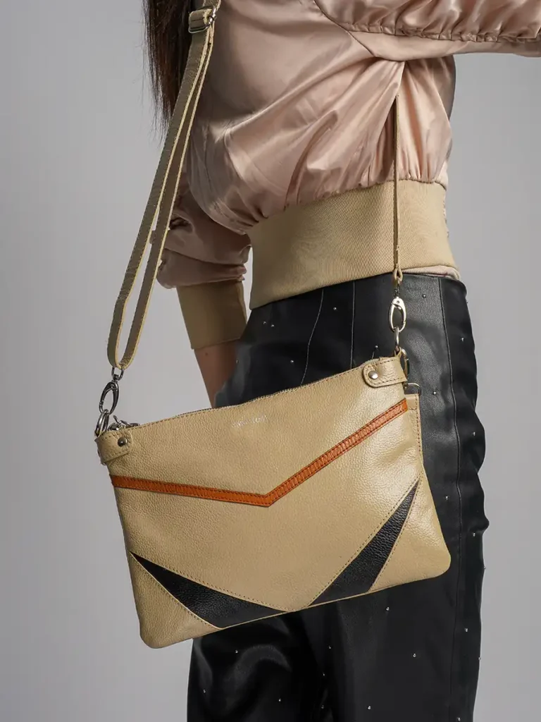 Woman-Holding-Vero-Vista-Crossbody-Bag-Fashion