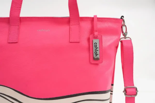 Bondi-Waves-Designer-Tote-Bag-Pink-Closeup-View-Tag-Cahlah