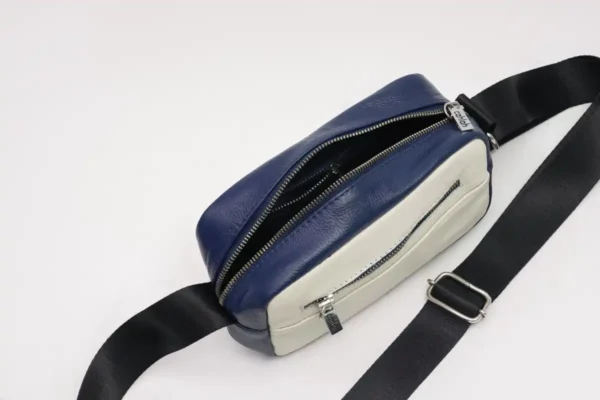 Pathfinder-Sling-bag-Navy-Inside-View